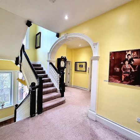Spacious Retreat With River Views Near Peak District Матлок Екстер'єр фото